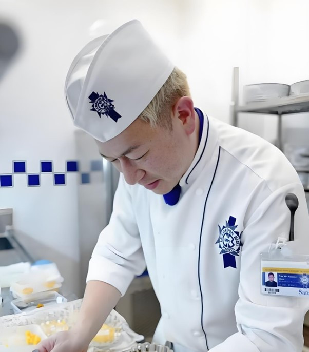 Soái ca TVB một thời, bất ngờ chuyển hướng làm... đầu bếp sau nhiều năm