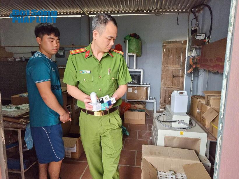 Cận cảnh xưởng sản xuất mỹ phẩm giả, phân phối hàng trăm nghìn đơn trên Shopee, Tiktok thu lợi 6 tỷ bằng công nghệ