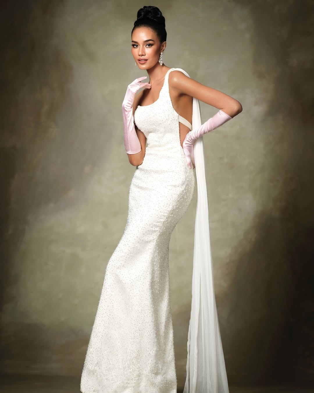 Câu chuyện vượt qua bệnh ung thư của tân Hoa hậu Thế giới ảnh 17