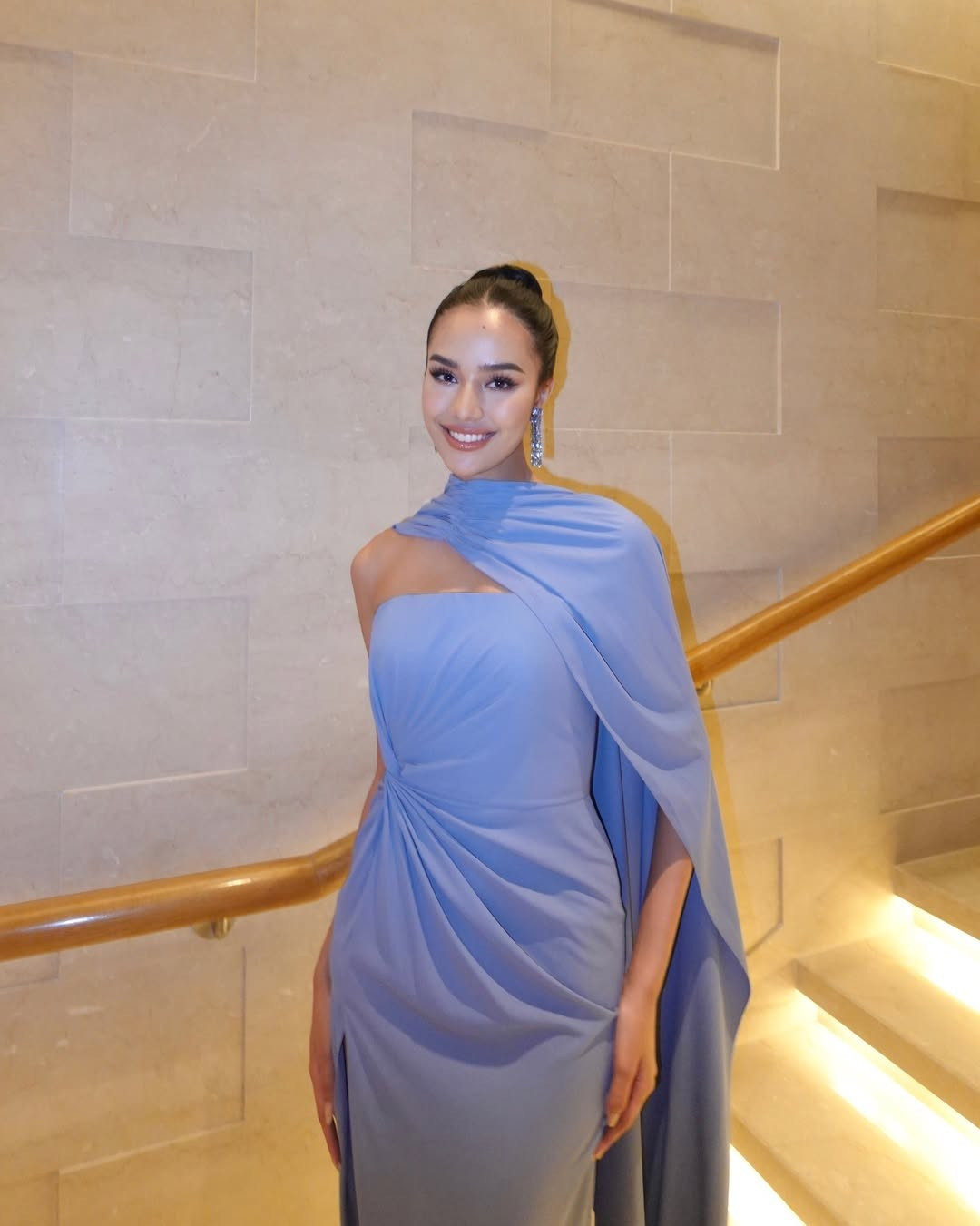 Câu chuyện vượt qua bệnh ung thư của tân Hoa hậu Thế giới ảnh 10