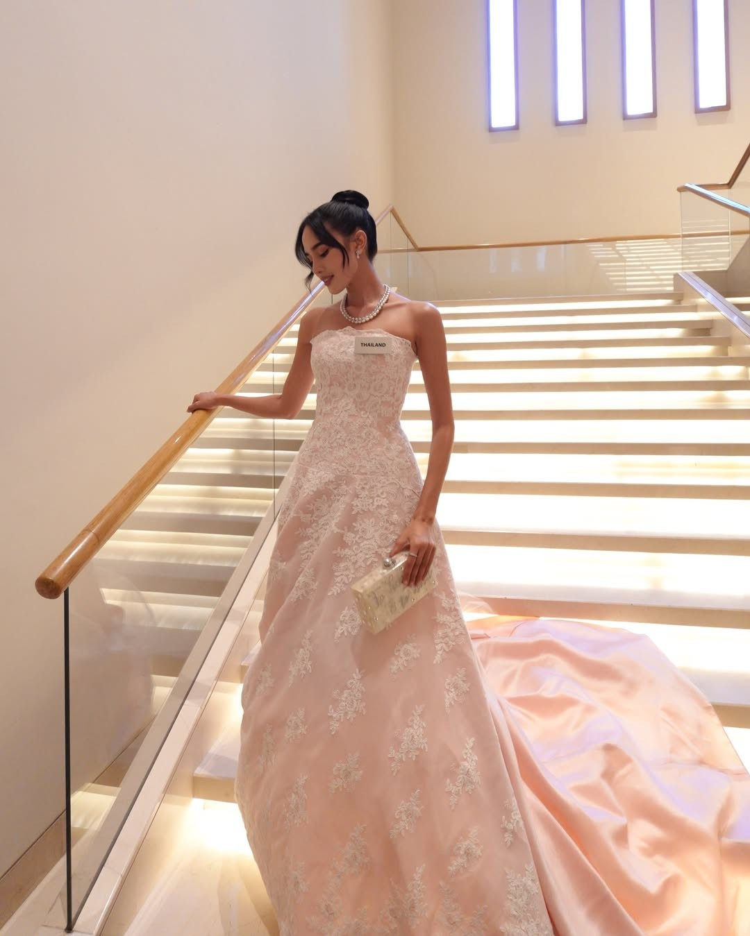 Câu chuyện vượt qua bệnh ung thư của tân Hoa hậu Thế giới ảnh 5