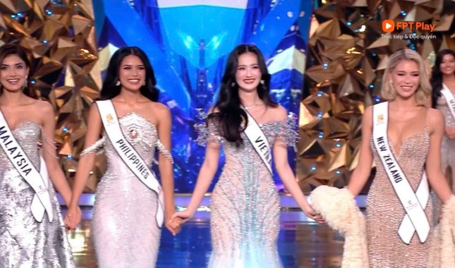 Điều khác lạ của bộ váy dạ hội Hoa hậu Ý Nhi mặc ở Chung kết Miss World 2025 ảnh 10
