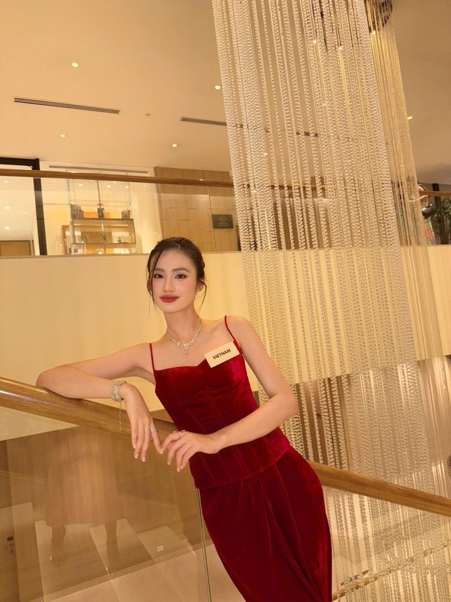 Dù kết quả Miss World 2025 có ra sao, khán giả vẫn khâm phục Ý Nhi ở điểm này ảnh 4