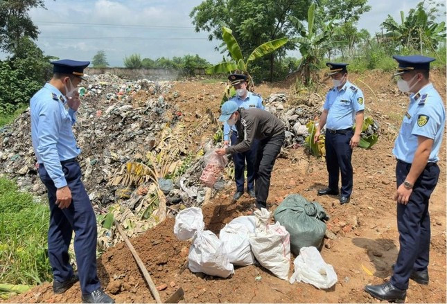 Phát hiện hàng trăm hộp sữa bột trẻ em nhập lậu ảnh 3