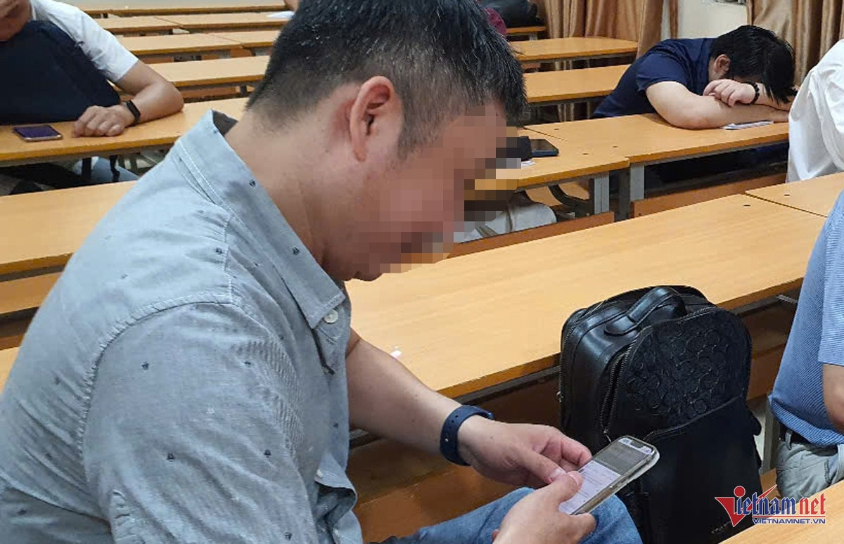 static images.vnncdn.net vps_images_publish 000001 000003 2025 1 19 _w z6215196881357 105b9d62e3c192fcc63b1b52e8bcff5f 94314.jpg