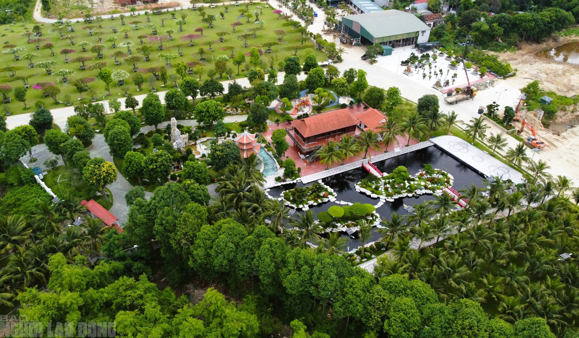Khu biệt phủ cả ngàn m2 được cho của Tuấn