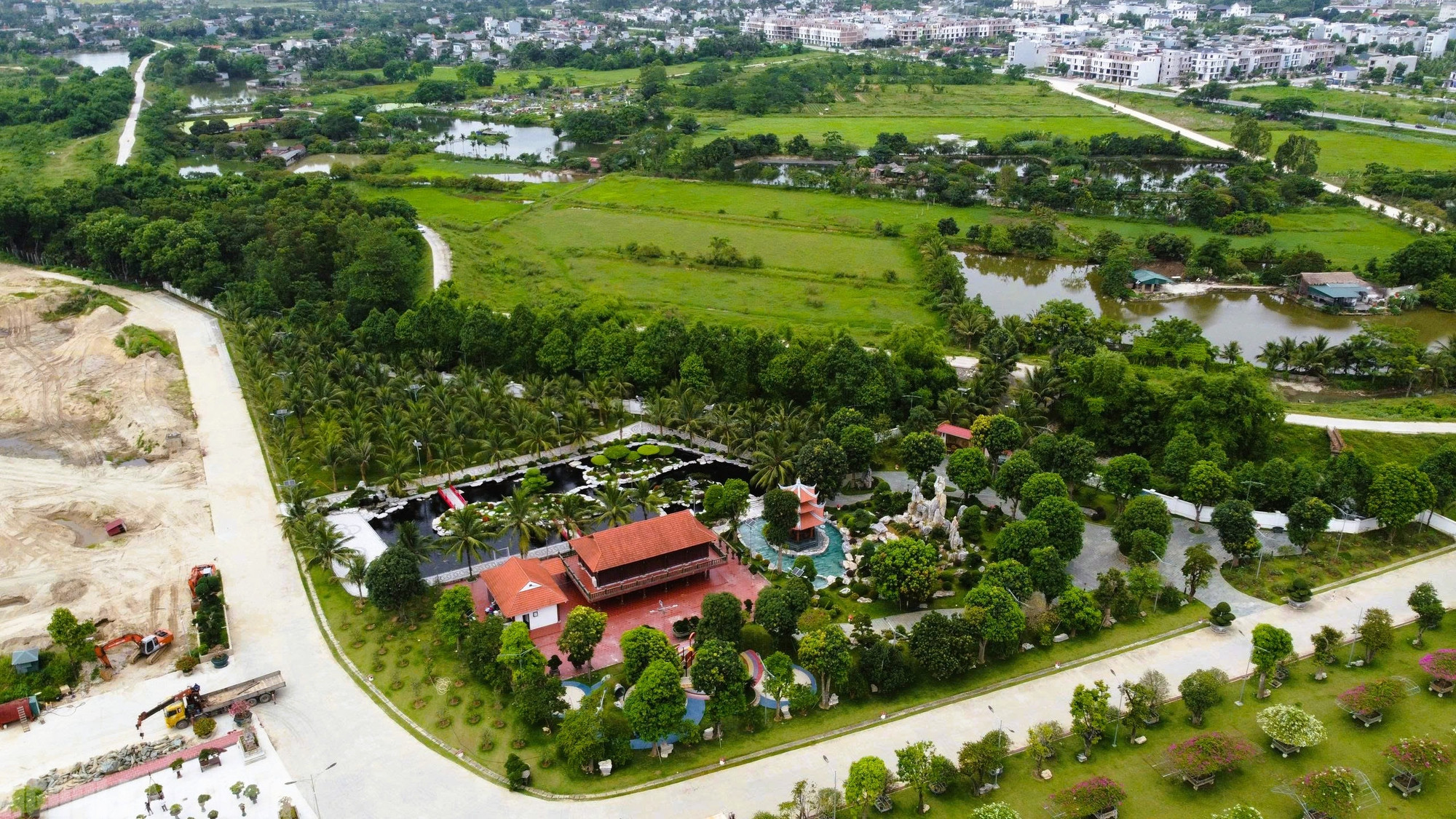 Khu biệt phủ cả ngàn m2 được cho của Tuấn