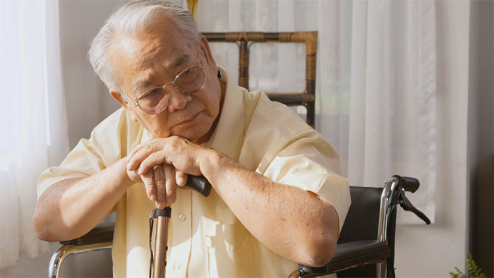 nguoi gia.jpg