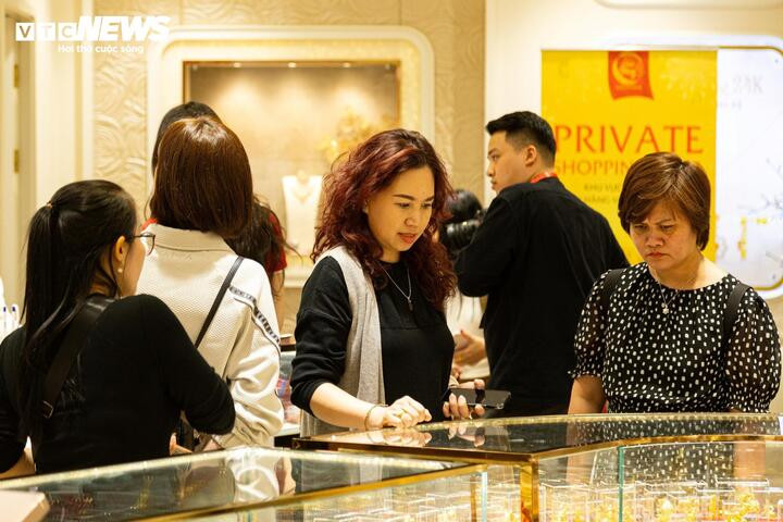 Người mua vàng sau 2 tháng đã lãi gần 14 triệu đồng/lượng. (Ảnh minh họa: Minh Đức).