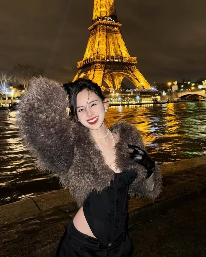 Chồng thiếu gia của Hương Liên lộ diện sau đám hỏi được khen tinh tế với vợ nhờ 1 hành động