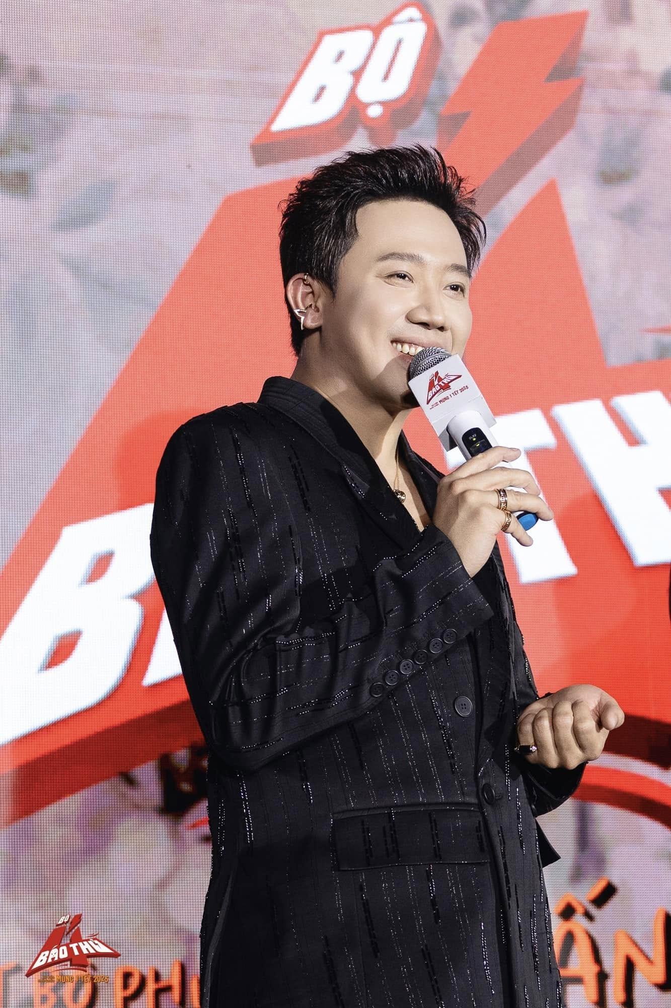 Nam MC được phong 'ông trùm phim Tết' vừa thay thế Trường Giang trong 'Running Man' là ai, giàu có ra sao?- Ảnh 4.