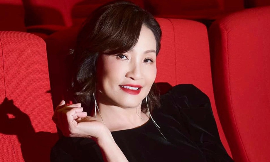 Nữ diễn viên Việt 63 tuổi dở khóc dở cười vì tin đồn lấy chồng 2