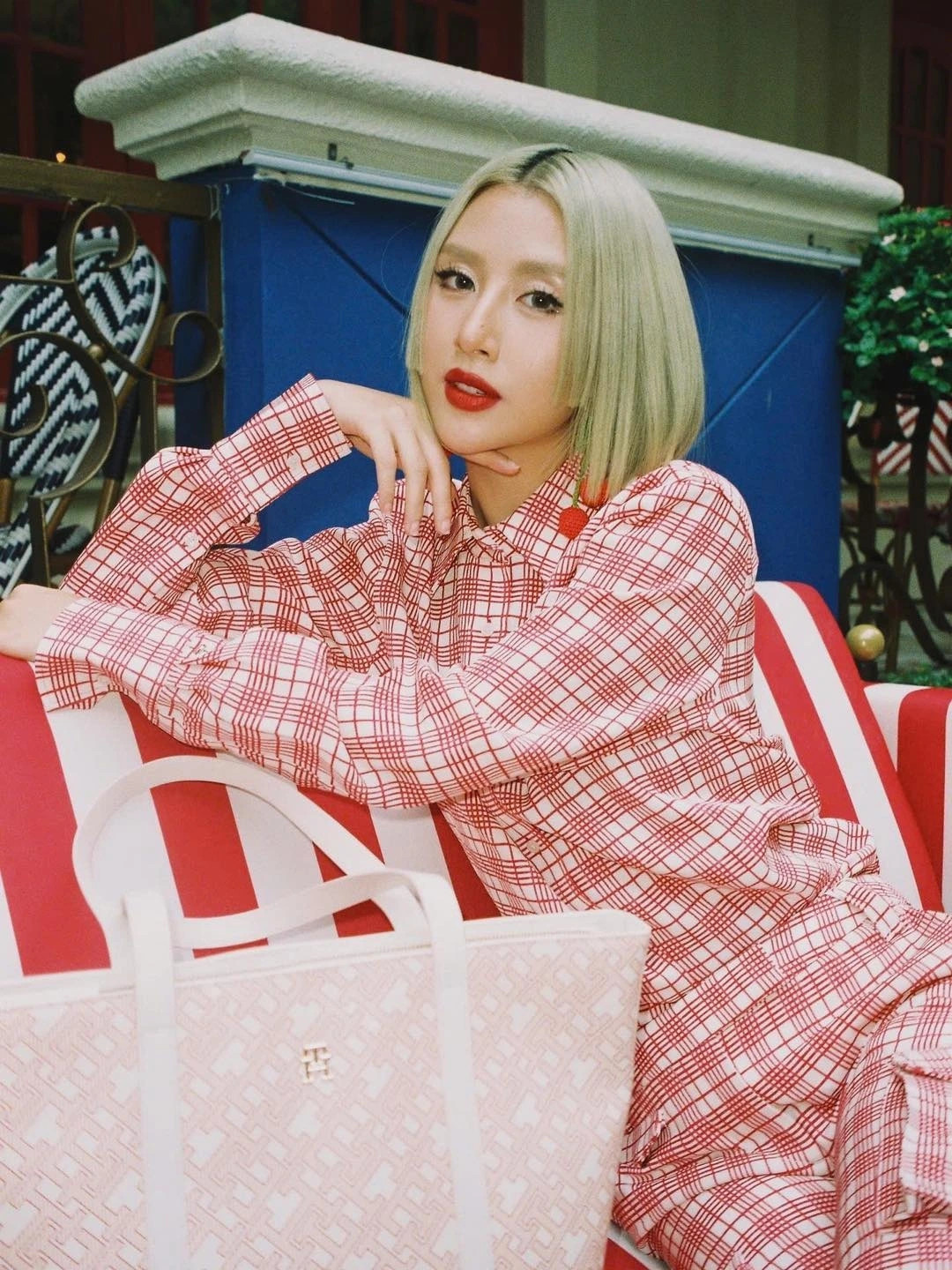 sac voc cua 2 fashionista thi em xinh say hi hinh anh 2