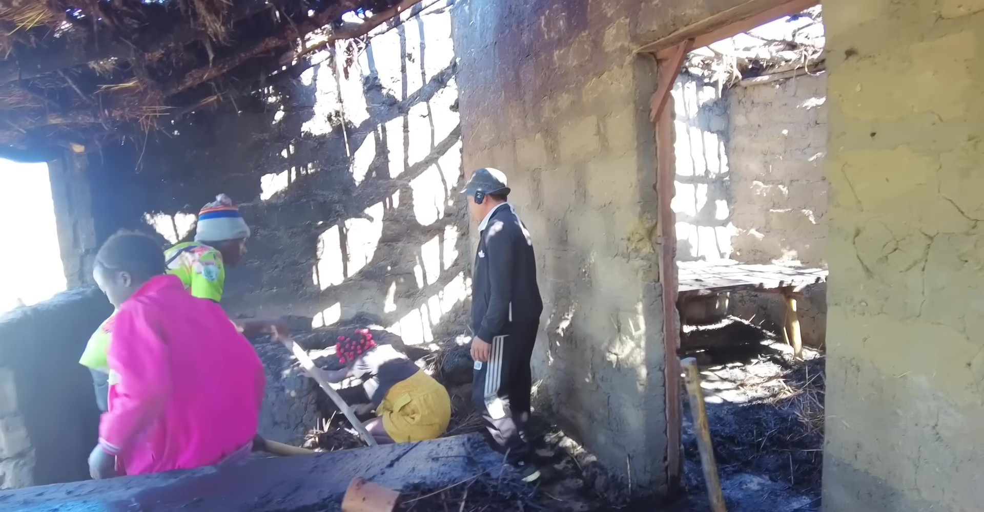 NÓNG Trang trại bạc tỷ của Quang Linh Vlogs bị cháy thiệt hại được thống kê