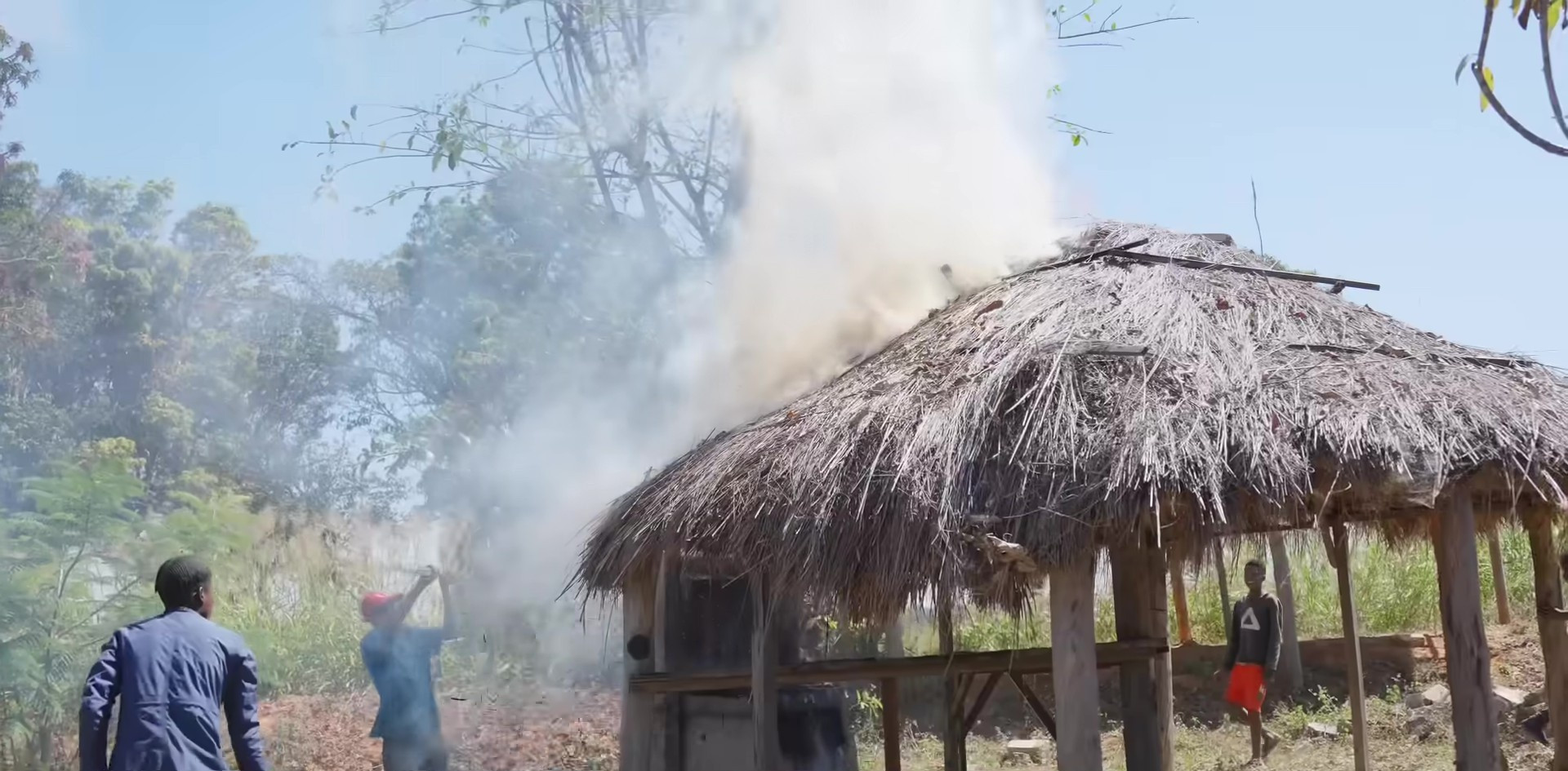 NÓNG Trang trại bạc tỷ của Quang Linh Vlogs bị cháy thiệt hại được thống kê