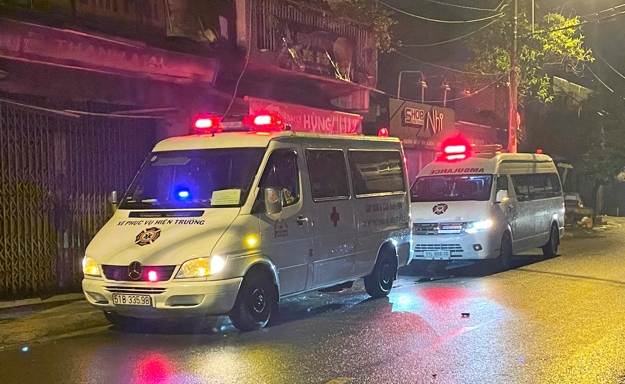 Vụ lao nhà dân, hai người tử vong: Nghi rượt đuổi nhau- Ảnh 2.