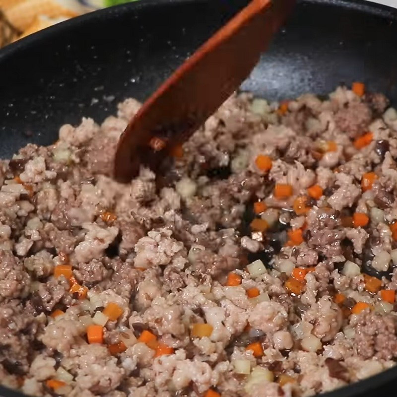 Khách Tây ăn thử 1 món bánh mì rất lạ ở Việt Nam, nhiều người Việt sửng sốt vì lần đầu nghe tên- Ảnh 7.