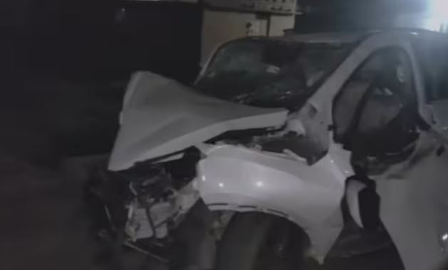 Ô tô bị lật đâm vào dải phân cách, 3 người tử vong- Ảnh 1.