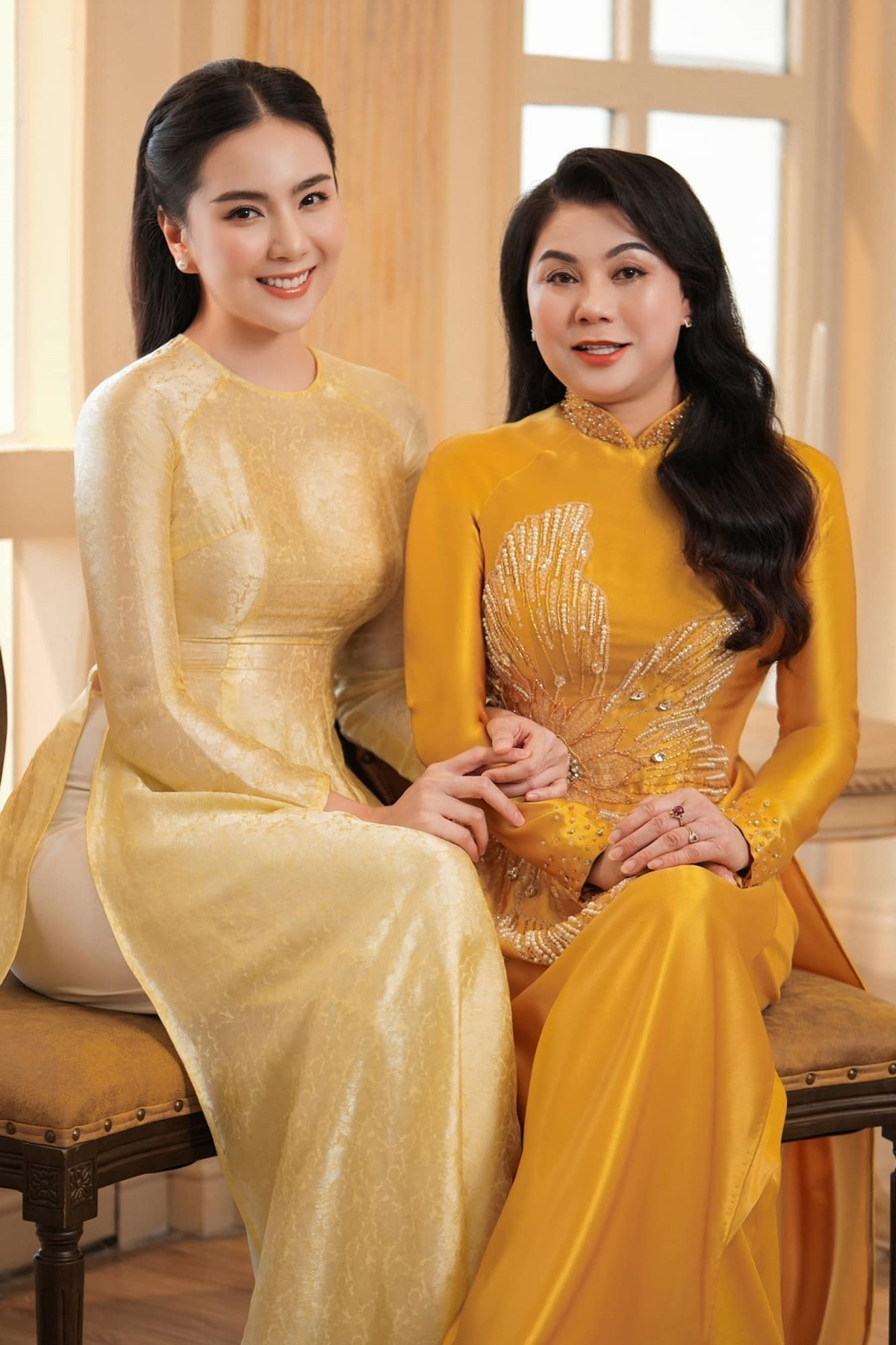 Mẹ ruột MC có nụ cười đẹp nhất VTV: Trẻ xinh, nắng mưa nuôi con gái ăn học thành tài - Ảnh 6.