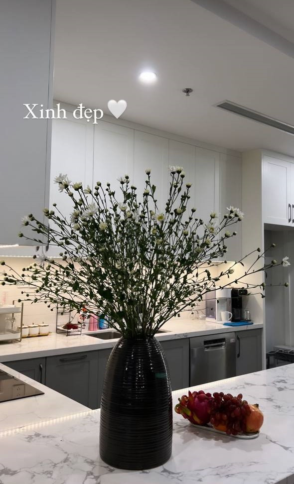 Trung vệ Thành Chung hé lộ bên trong biệt thự mới xây- Ảnh 18.