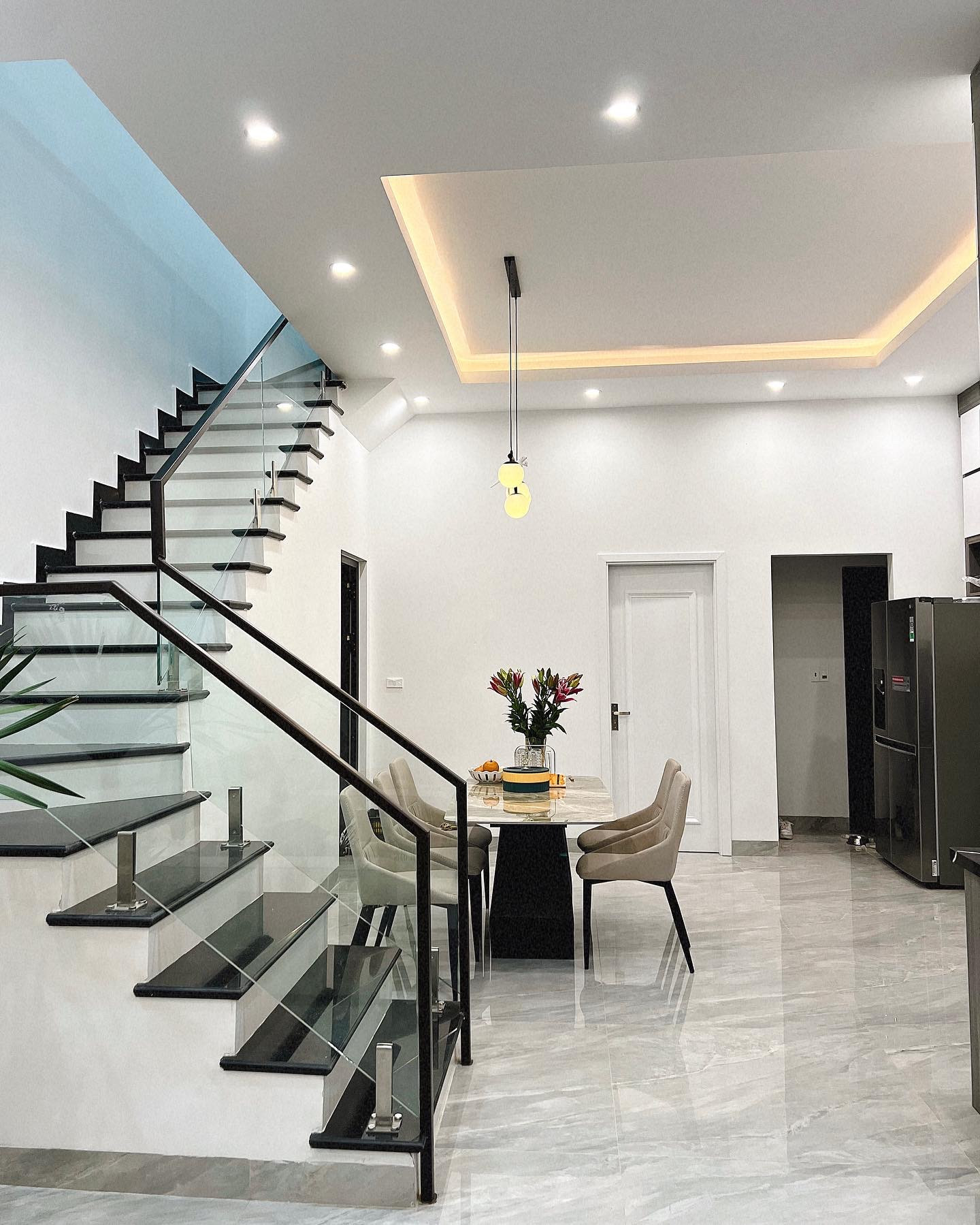 Trung vệ Thành Chung hé lộ bên trong biệt thự mới xây- Ảnh 27.