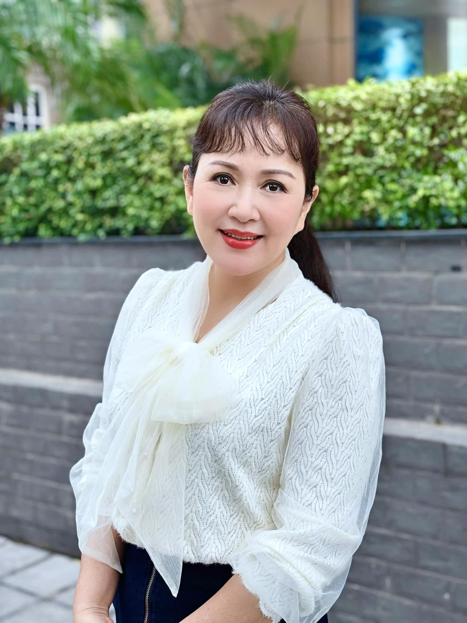 Vẻ đẹp ở tuổi hưu của nữ NSND là nguyên Phó Giám đốc Nhà hát Kịch Hà Nội - Ảnh 9.