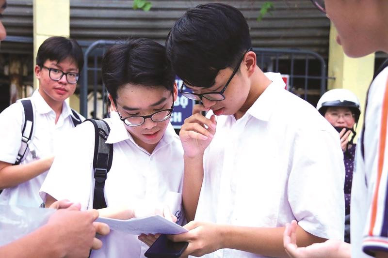 Thông tin quan trọng: Cha mẹ, thí sinh thi vào lớp 10 của Hà Nội năm 2025 đều cần phải biết - Ảnh 2.
