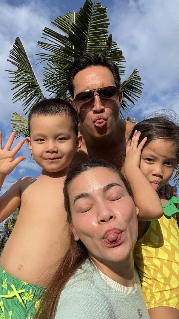 Cặp song sinh nhà Hồ Ngọc Hà học ngoại ngữ cùng bố, khán giả lại chú ý đến bình luận của nhạc sĩ Nguyễn Hồng Thuận- Ảnh 3.