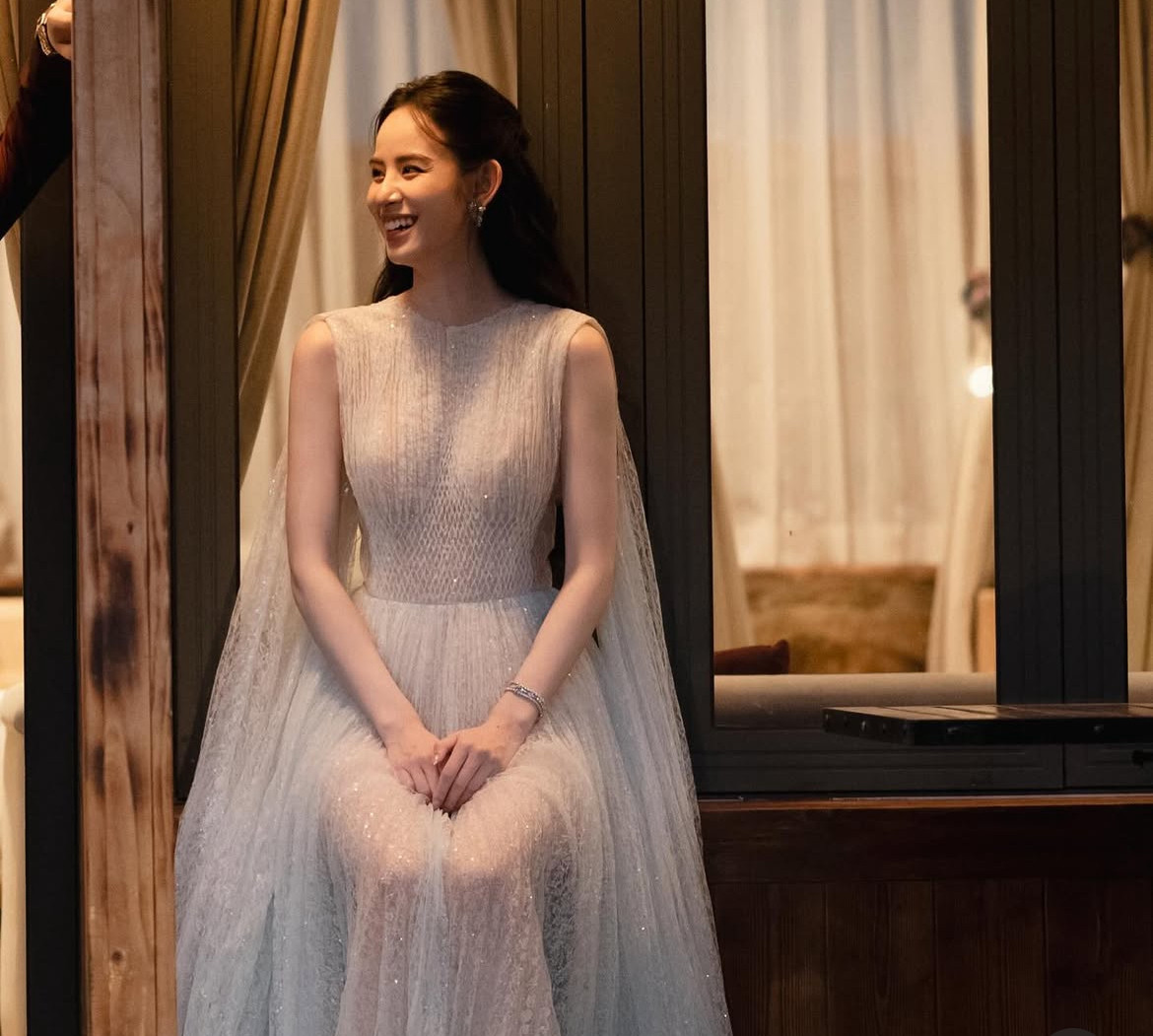 Lộ clip cầu hôn siêu hot của thiếu gia nhà giàu và Hương Liên