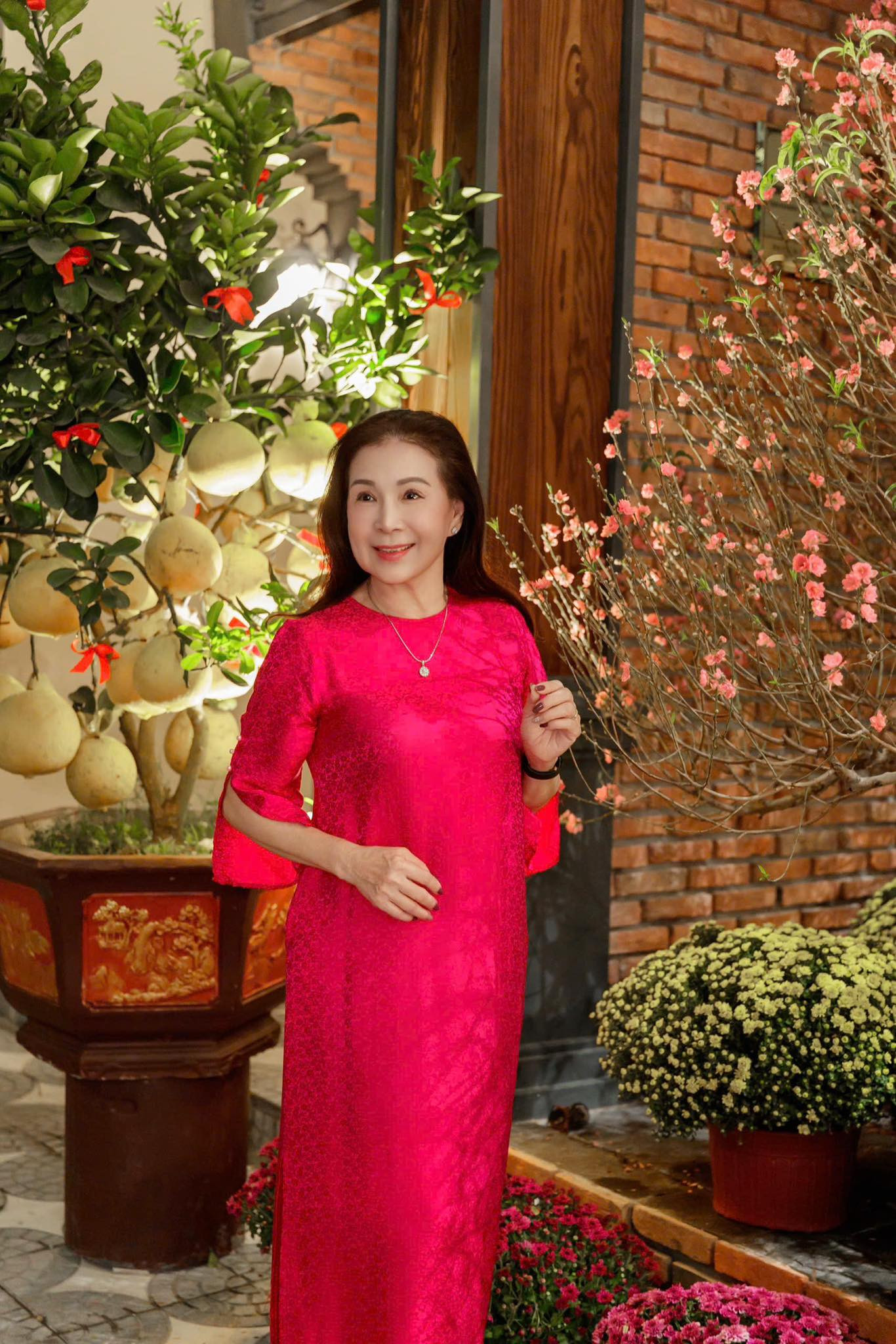 Nữ NSND được MC Nguyên Khang gọi là mỹ nhân sân khấu kịch, hiện tại ở tuổi xế chiều có sắc vóc ra sao?- Ảnh 7.