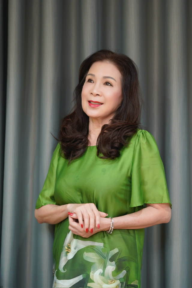 Nữ NSND được MC Nguyên Khang gọi là mỹ nhân sân khấu kịch, hiện tại ở tuổi xế chiều có sắc vóc ra sao?- Ảnh 9.