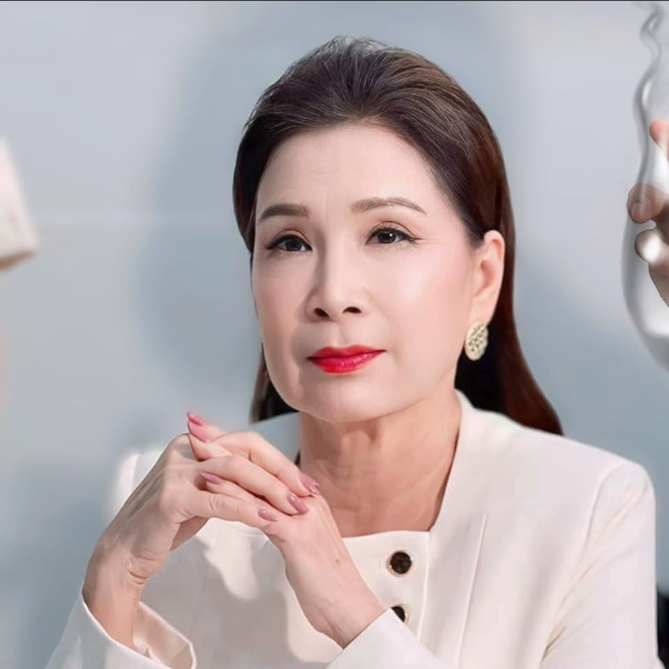 Nữ NSND được MC Nguyên Khang gọi là mỹ nhân sân khấu kịch, hiện tại ở tuổi xế chiều có sắc vóc ra sao?- Ảnh 8.