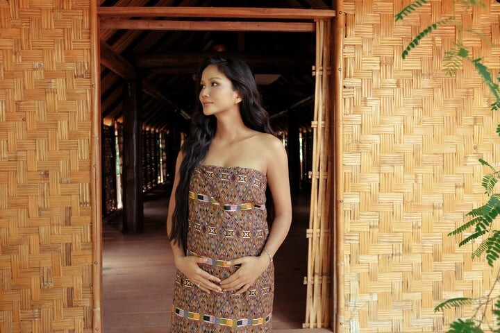 H'Hen Niê tham gia concert