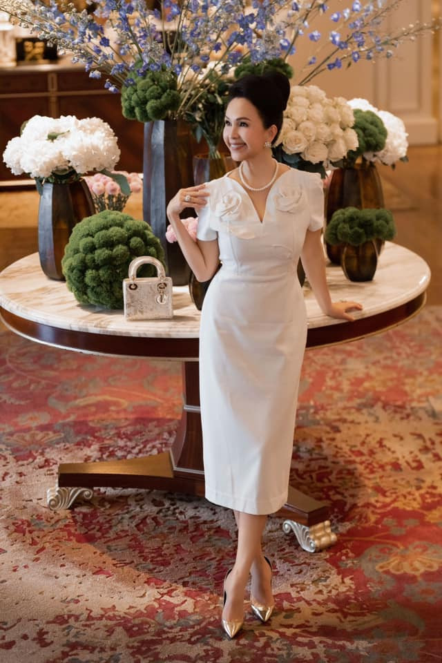 Sắc vóc tuổi ngoài 60 của 'bóng hồng' một thời của Thương Tín - Ảnh 7.