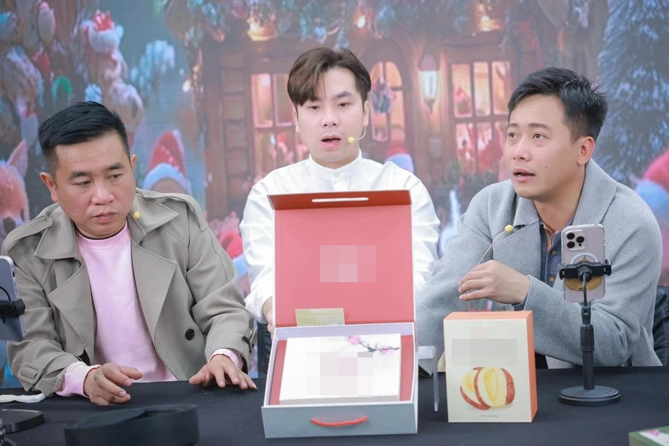 Tiến Nguyễn vừa có chia sẻ gây chú ý liên quan đến gia đình Quang Linh Vlogs