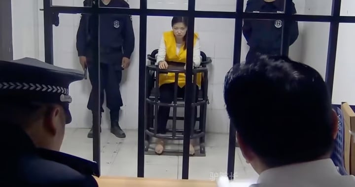 Yin Xue bị cảnh sát bắt sau khi người tình thứ 9 của cô tố cáo với cảnh sát. (Ảnh: Handout)