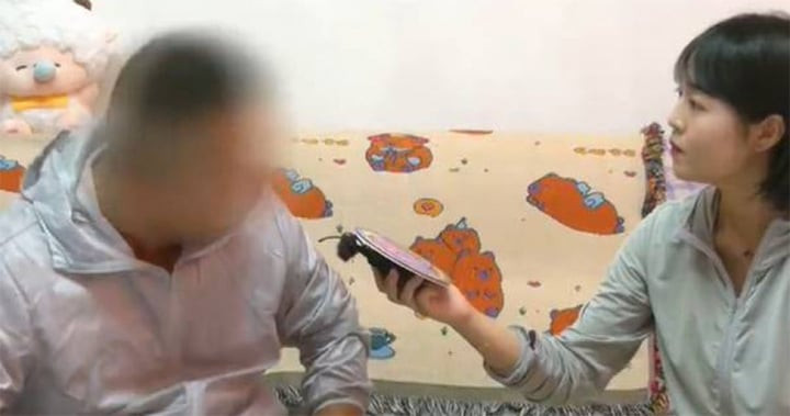 Liang phát hiện ra đứa con gái mà anh nuôi dưỡng suốt 6 năm không hề có quan hệ huyết thống với mình. (Ảnh minh họa: Xiaoli Help)