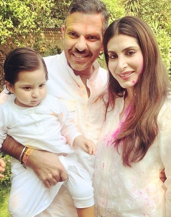 Ai sẽ thừa kế khối tài sản khổng lồ của tỷ phú Ấn Độ vừa tử vong vì nuốt phải ong?- Ảnh 1.