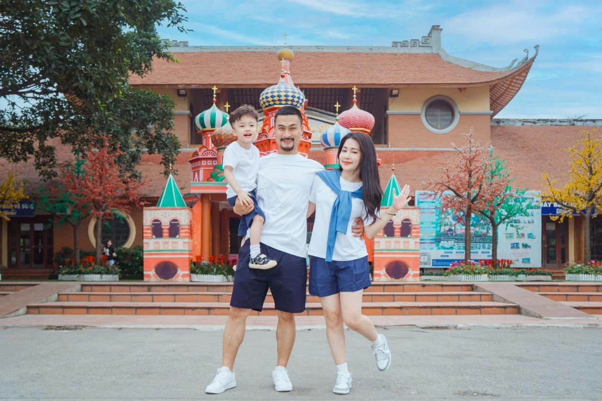 Doi thuong doi lap voi vai dien gai goc tren man anh nho cua duy hung hinh anh 3