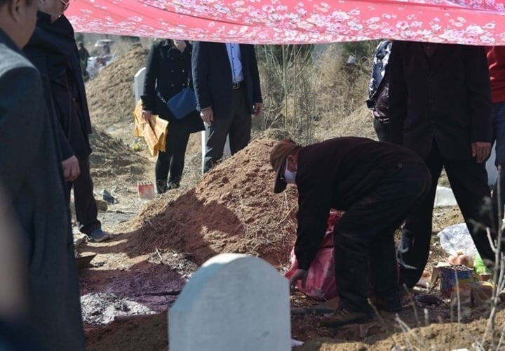 Mẹ chồng uất ức đến trầm cảm vì hành vi hoang đường của con dâu - Ảnh 1.