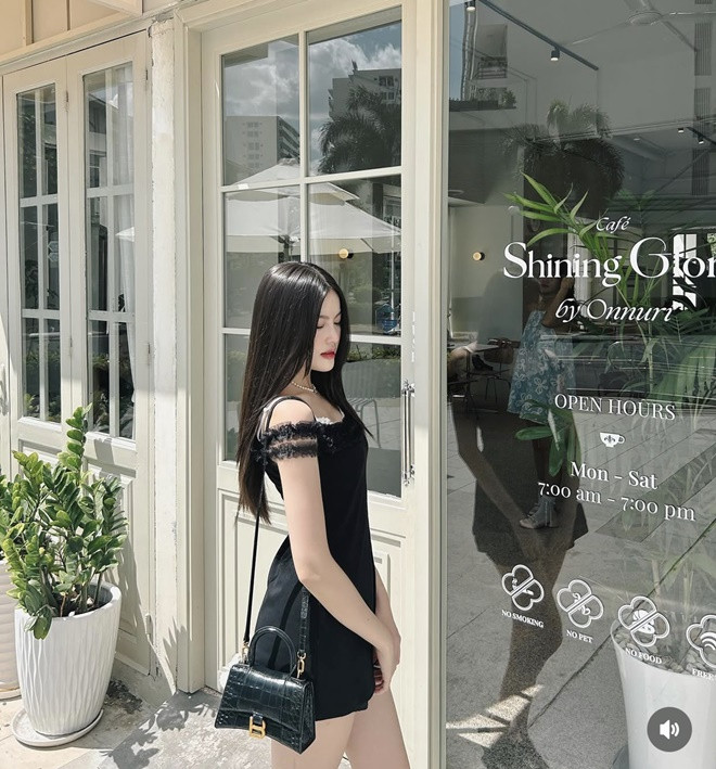 Bóc mác kho hàng hiệu của bạn gái tin đồn HIEUTHUHAI