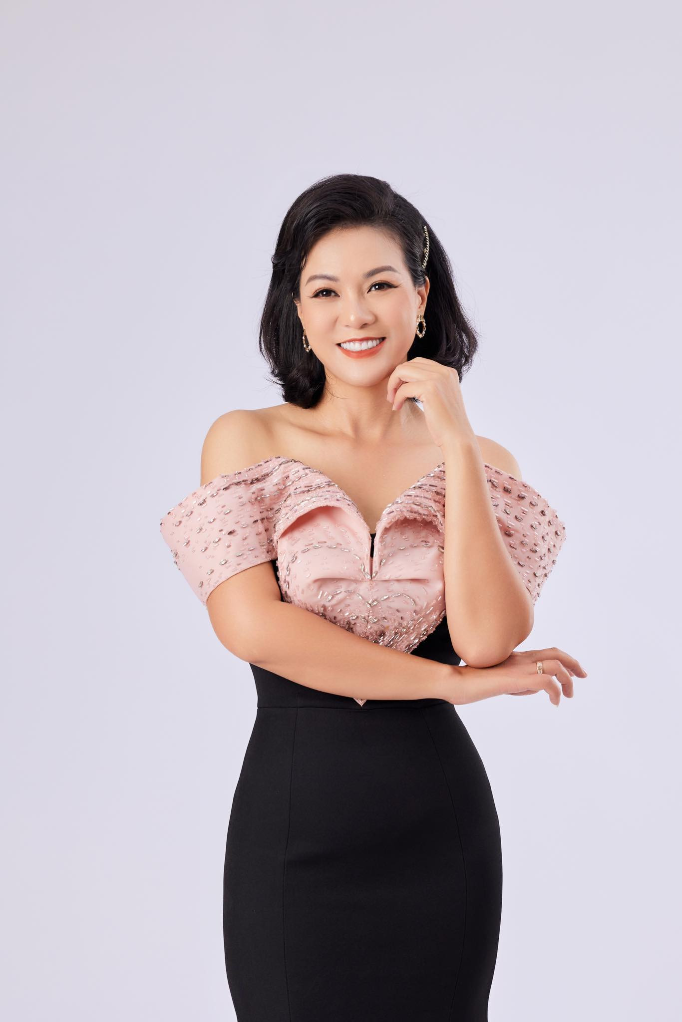 'Chân dài' ở Hà Nội cùng thời Hoa hậu Hà Kiều Anh giờ nhan sắc thay đổi ra sao?- Ảnh 4.