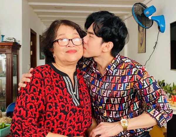 Mẹ ruột 'anh Bo' Đan Trường: Không chưng diện, thời trẻ vất vả nuôi con, tuổi xế chiều sống kín tiếng ở Mỹ- Ảnh 9.