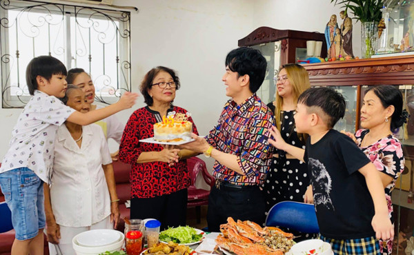 Mẹ ruột 'anh Bo' Đan Trường: Không chưng diện, thời trẻ vất vả nuôi con, tuổi xế chiều sống kín tiếng ở Mỹ- Ảnh 10.