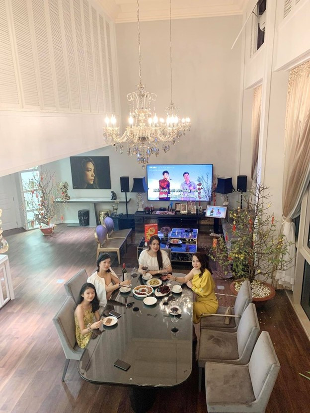 Mỹ nhân tài sắc của showbiz Việt sở hữu penthouse 300m2, qua 1 lần đò, U50 vẫn trẻ trung, bốc lửa- Ảnh 5.