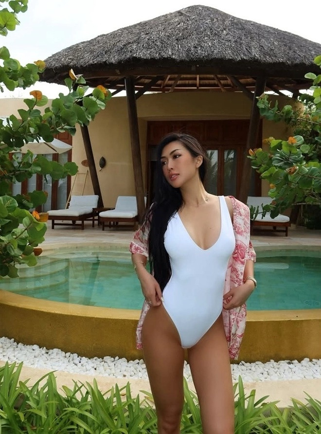 Thanh Hằng Hà Hồ diện áo tắm một mảnh vẫn gợi cảm