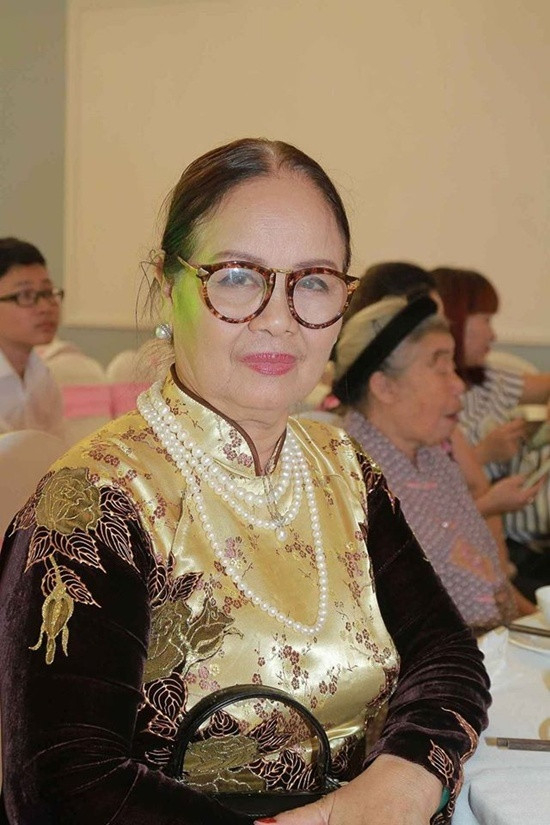 Mẹ ruột ca sĩ Bằng Kiều: Nghệ sĩ Chèo tài sắc một thời, U90 vẫn trẻ đẹp, lạc quan- Ảnh 7.
