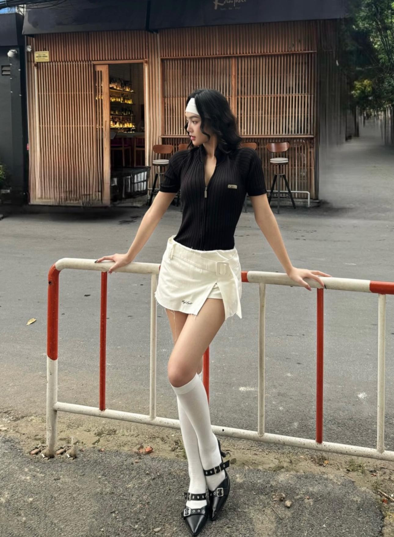 Mỹ nhân VFC quê Thanh Hóa gợi ý kiểu áo thun sexy cuốn hút mùa hè- Ảnh 12.