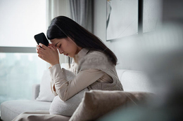 Vay tiền cho chồng đi nước ngoài lao động sau 1 năm chồng biền biệt không gửi về 1 đồng