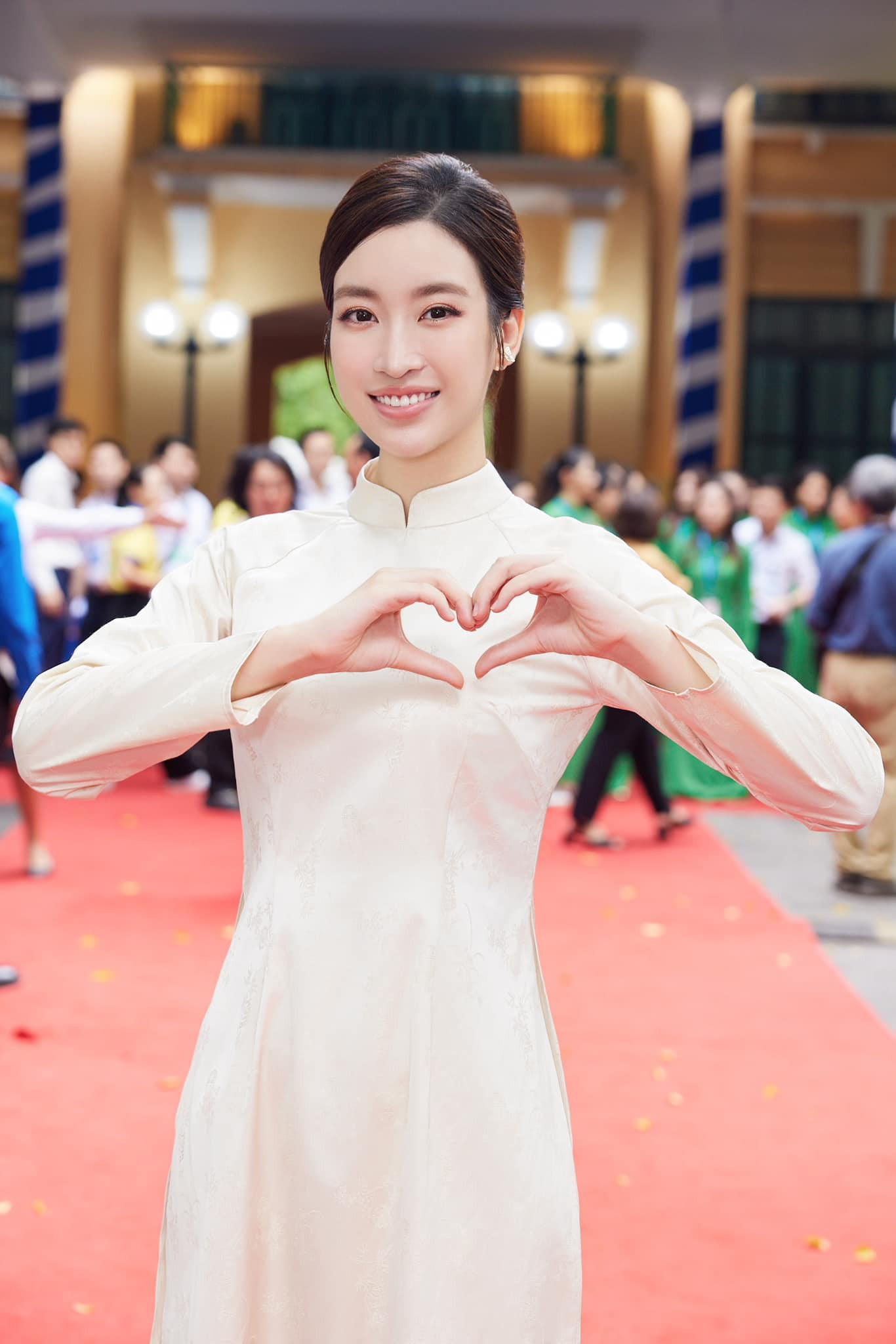 Khác với Á hậu Phương Nhi, 2 Hoa hậu Việt Nam này lấy chồng hào môn vẫn tích cực xuất hiện trên mạng xã hội- Ảnh 7.